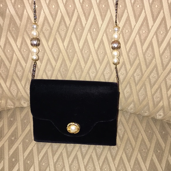 Morgan Taylor Handbags - Velvet pearl evening bag with vintage chain design